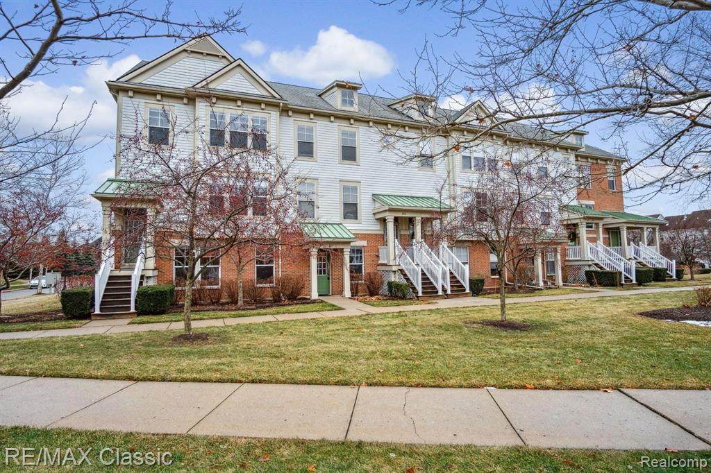 387 Windmill Drive - Photo 1