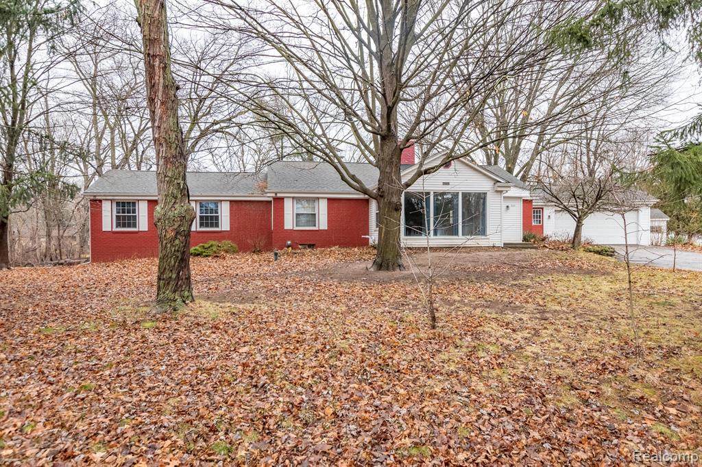 360 Woodland Drive - Photo 1