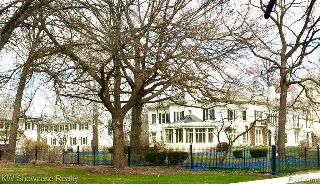 70 Boston Boulevard - Photo 1