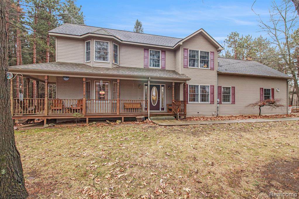 11107 Oakwood Drive - Photo 1