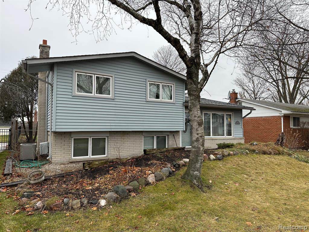 1045 Langley Boulevard - Photo 1