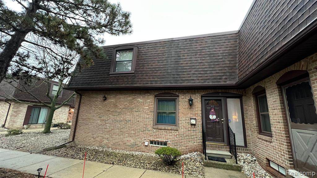 5095 Crooks Road - Photo 1