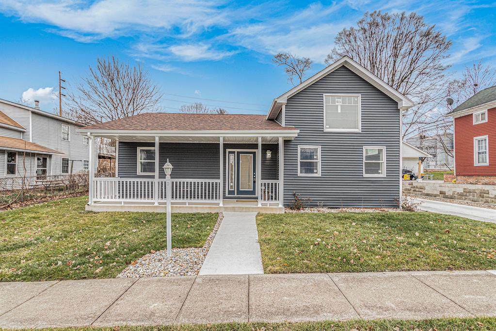 703 Oak Street - Photo 1