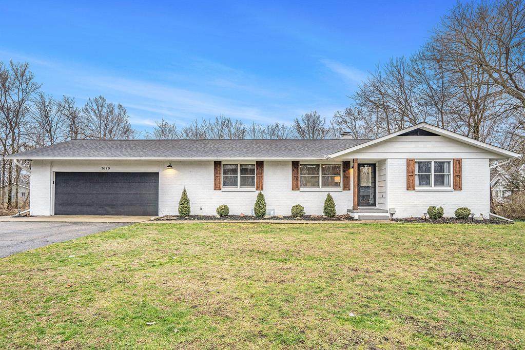 1670 Sycamore Street - Photo 1