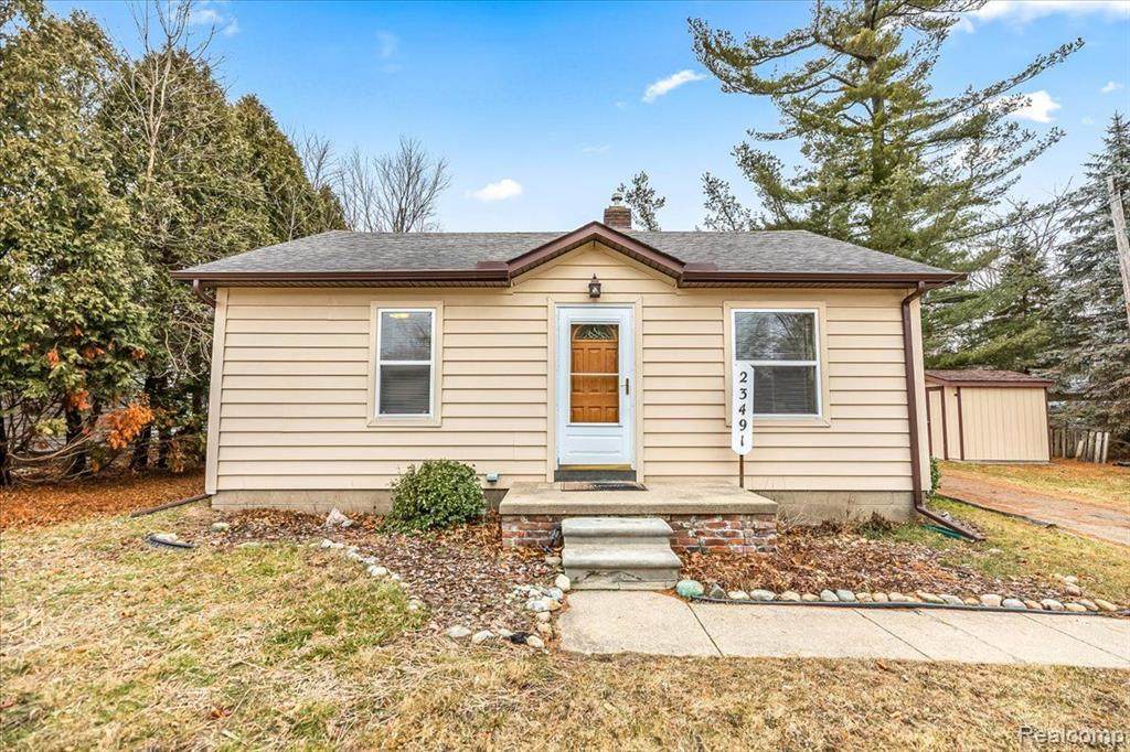 23491 Middlebelt Road - Photo 1
