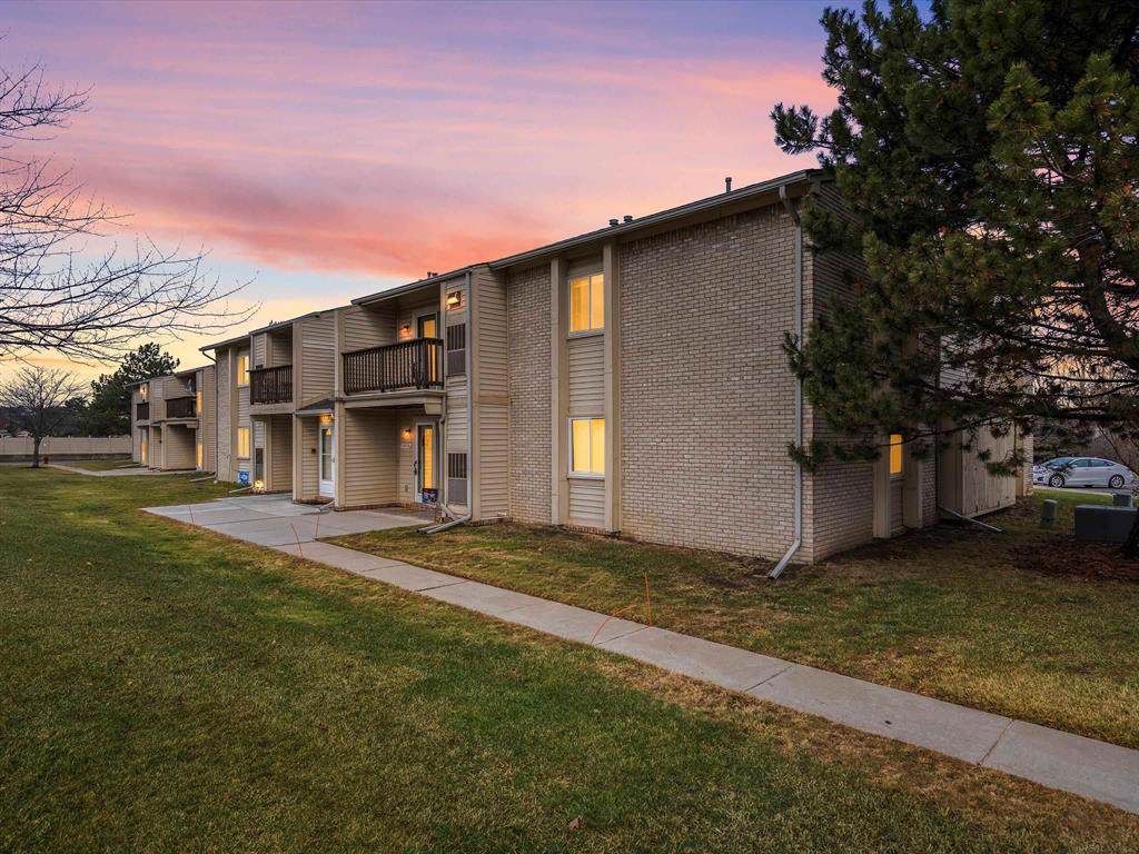 15056 Riverside Dr - Photo 1