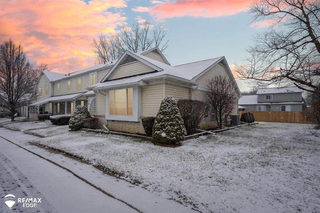1521 Westbury - Photo 1
