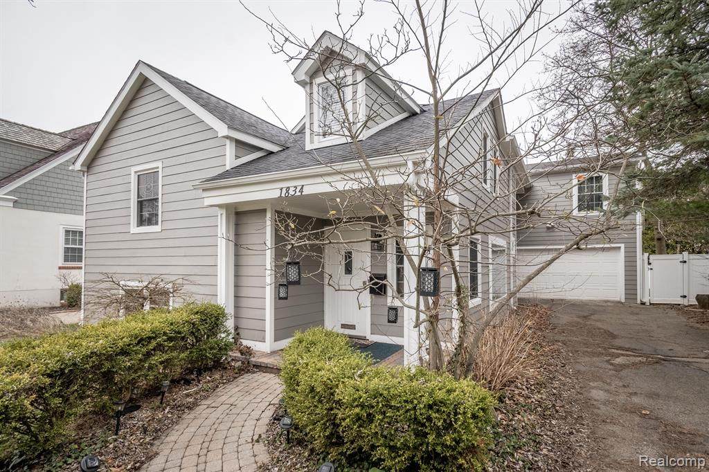 1834 Fairview Street - Photo 1