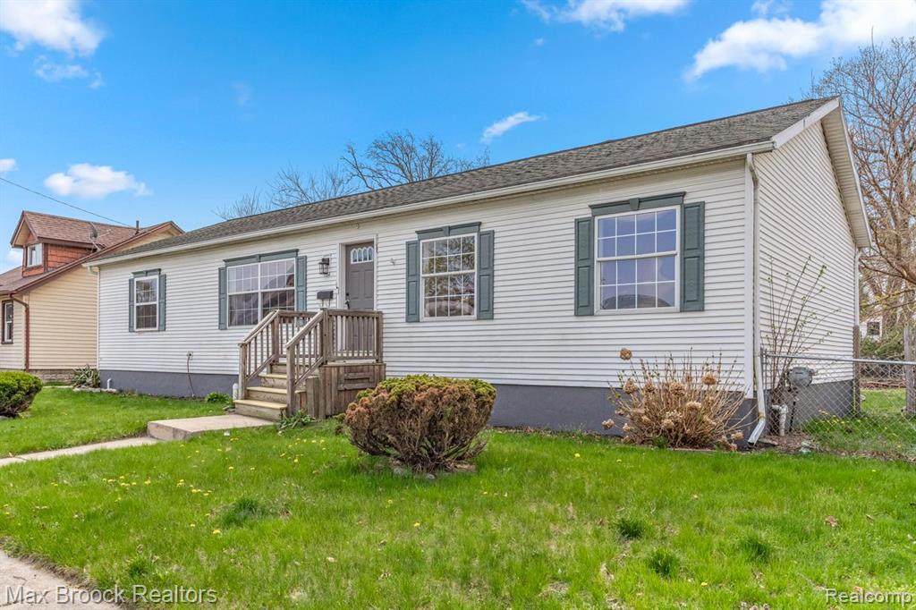 736 Granet Avenue - Photo 1