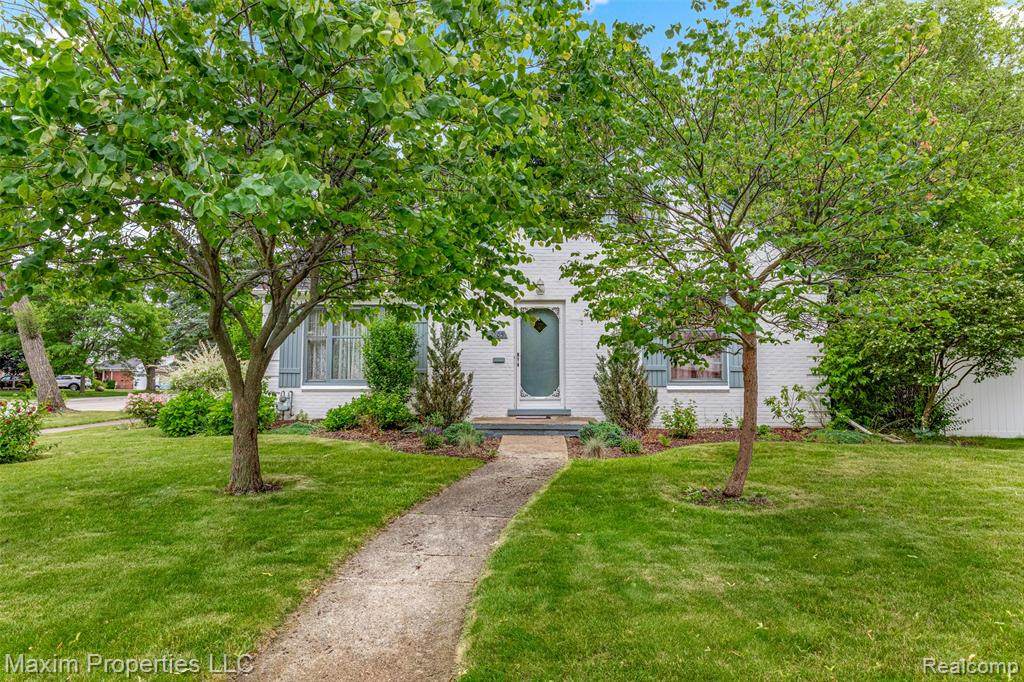 2205 Glenwood Street - Photo 1