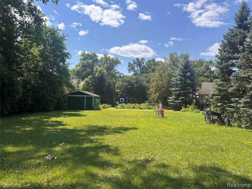 37183 Curwood Drive - Photo 1