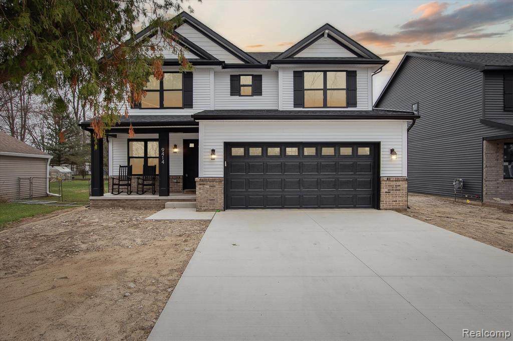 8845 Oakview - Photo 1