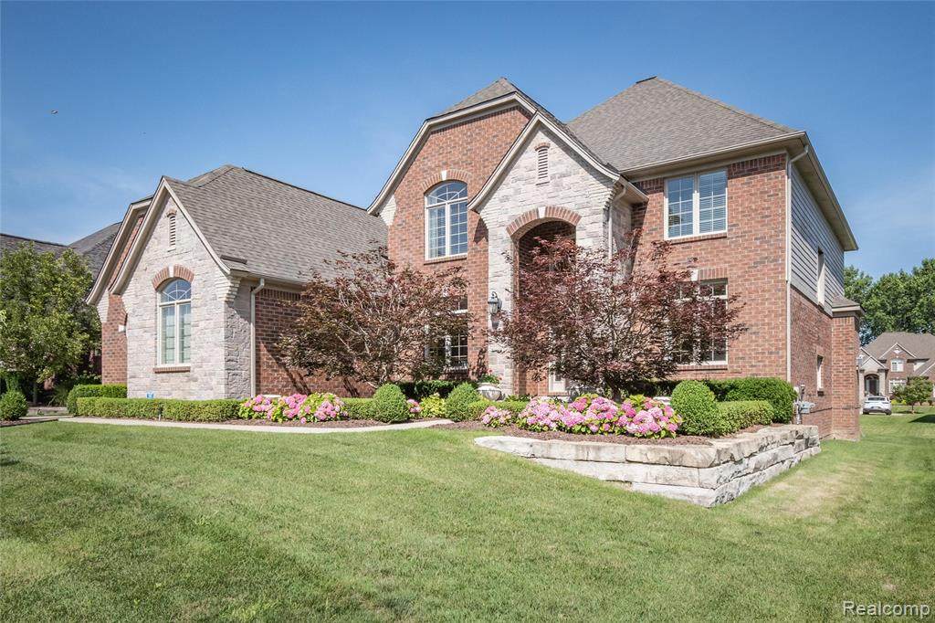 55712 Glenbrooke Drive - Photo 1