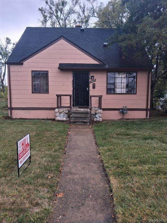 15643 Chicago Street - Photo 1