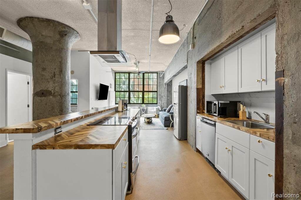 6533 East Jefferson - Photo 1