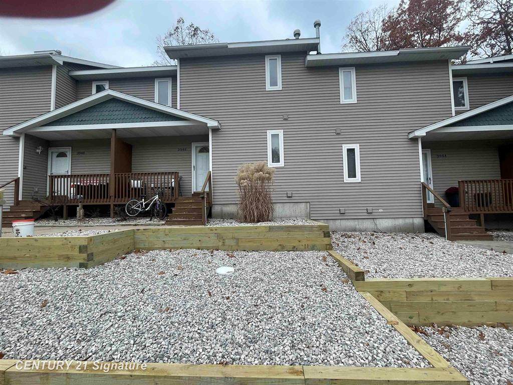 3946 Sherwood Forest Drive - Photo 1