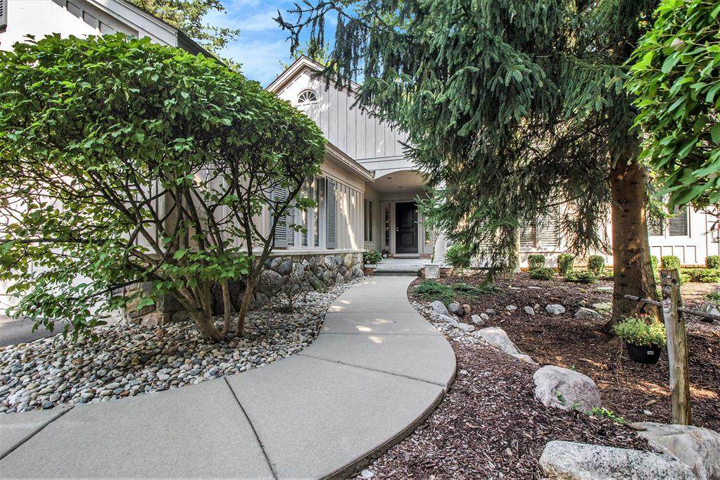 4826 Cliffside Drive - Photo 1