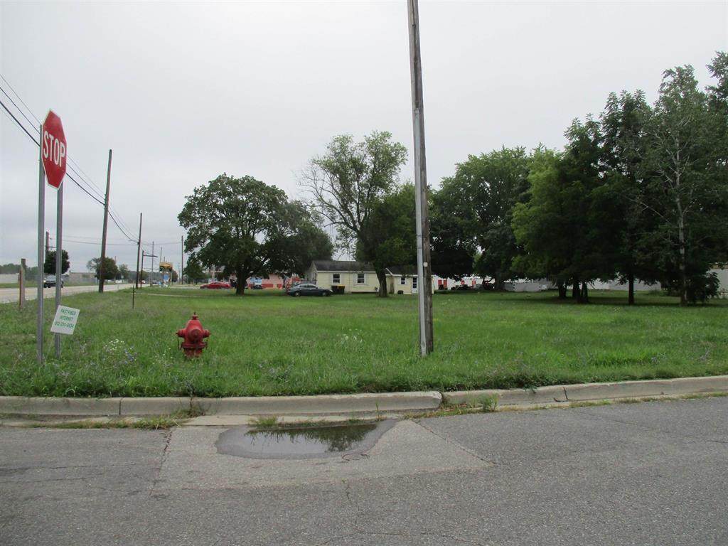 1528 Superior Street - Photo 1