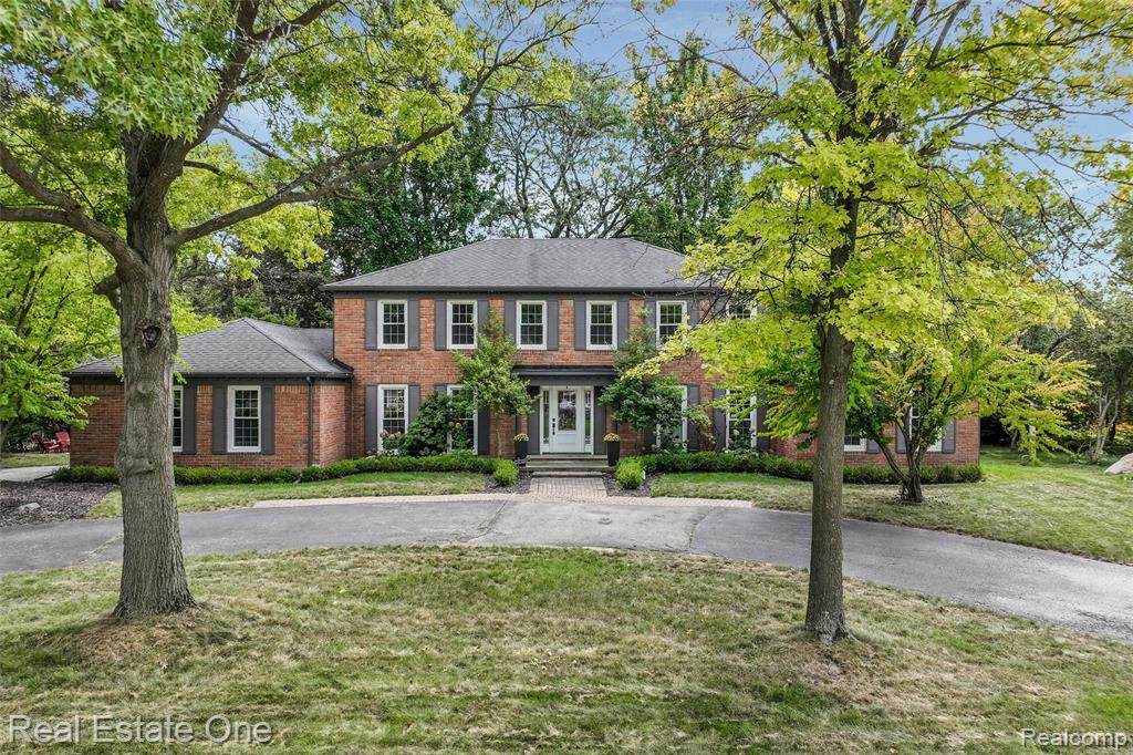 1987 Hunters Ridge Drive - Photo 1