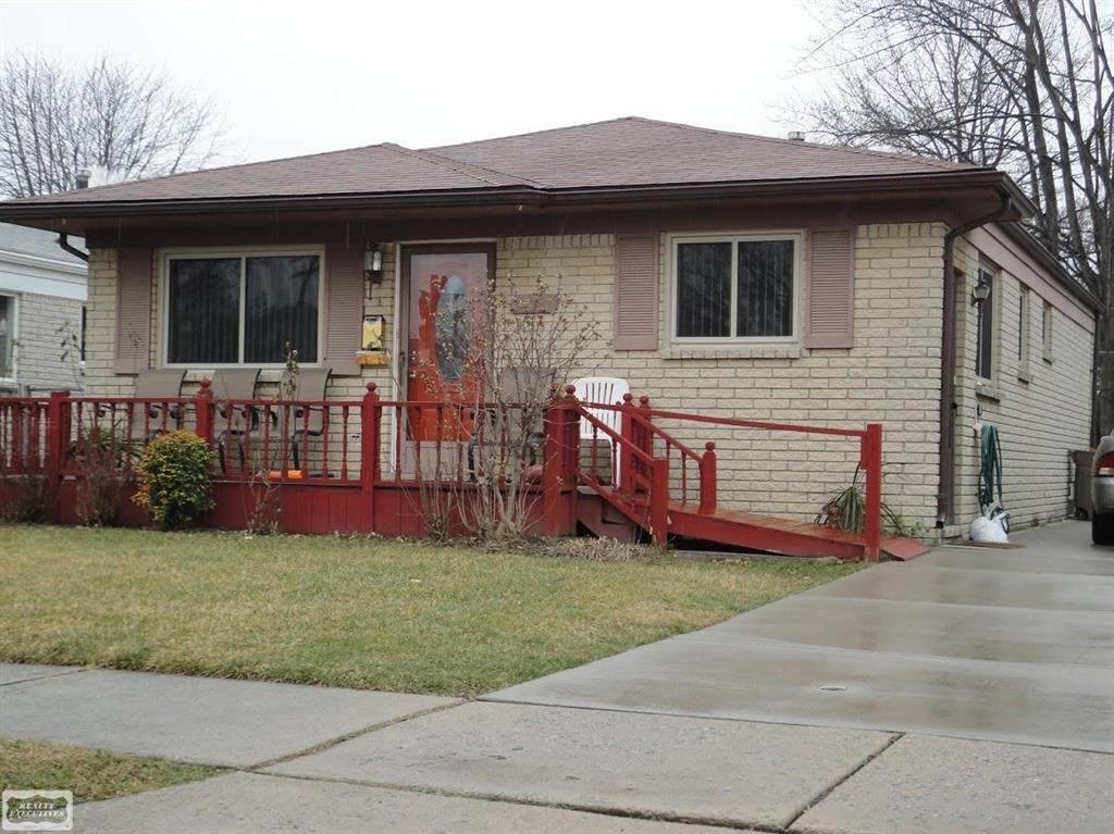 27727 Joan Street - Photo 1