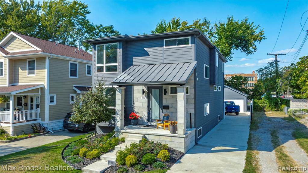 312 Park Avenue - Photo 1