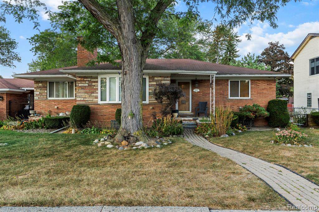 19945 Woodside Street - Photo 1