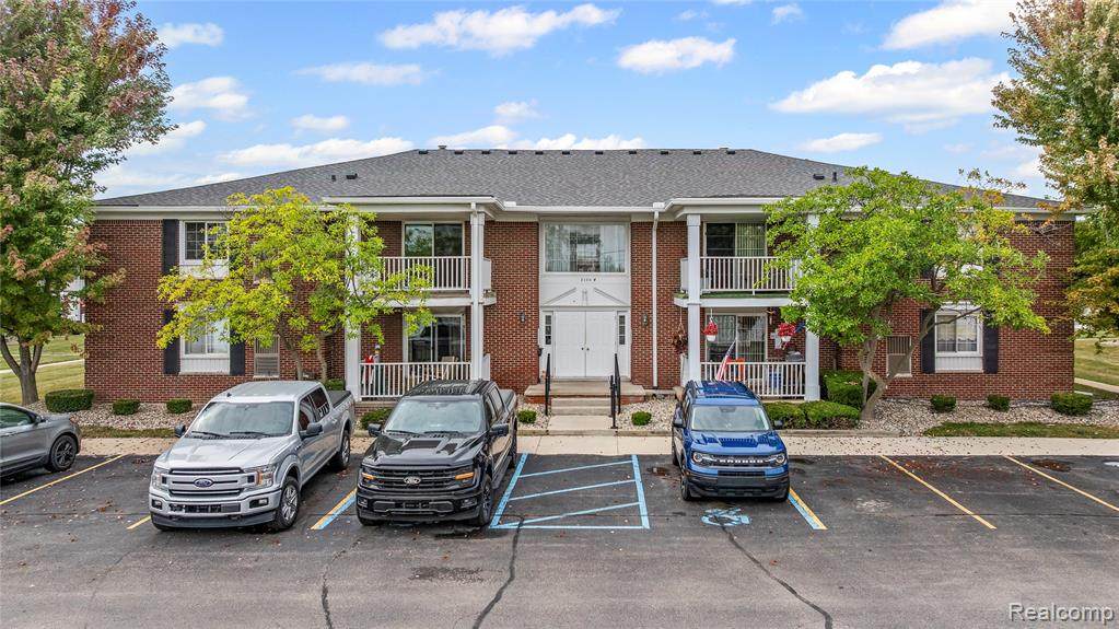 2100 Fort Street - Photo 1