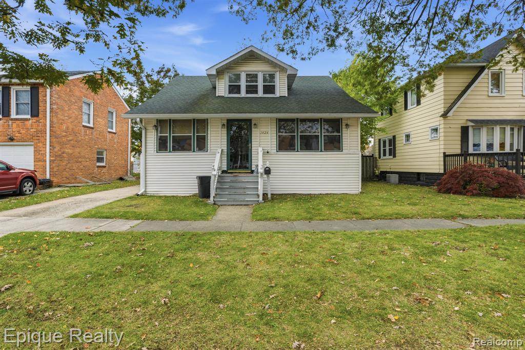 1424 19th Street - Photo 1