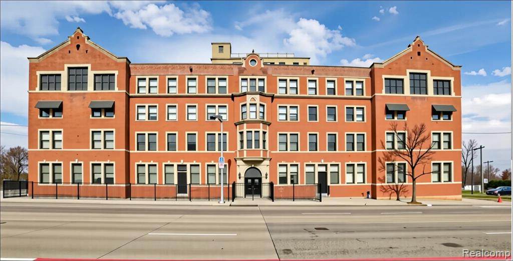 6533 Jefferson Avenue - Photo 1