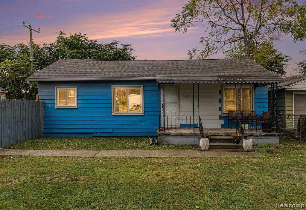 17206 Flora Street - Photo 1