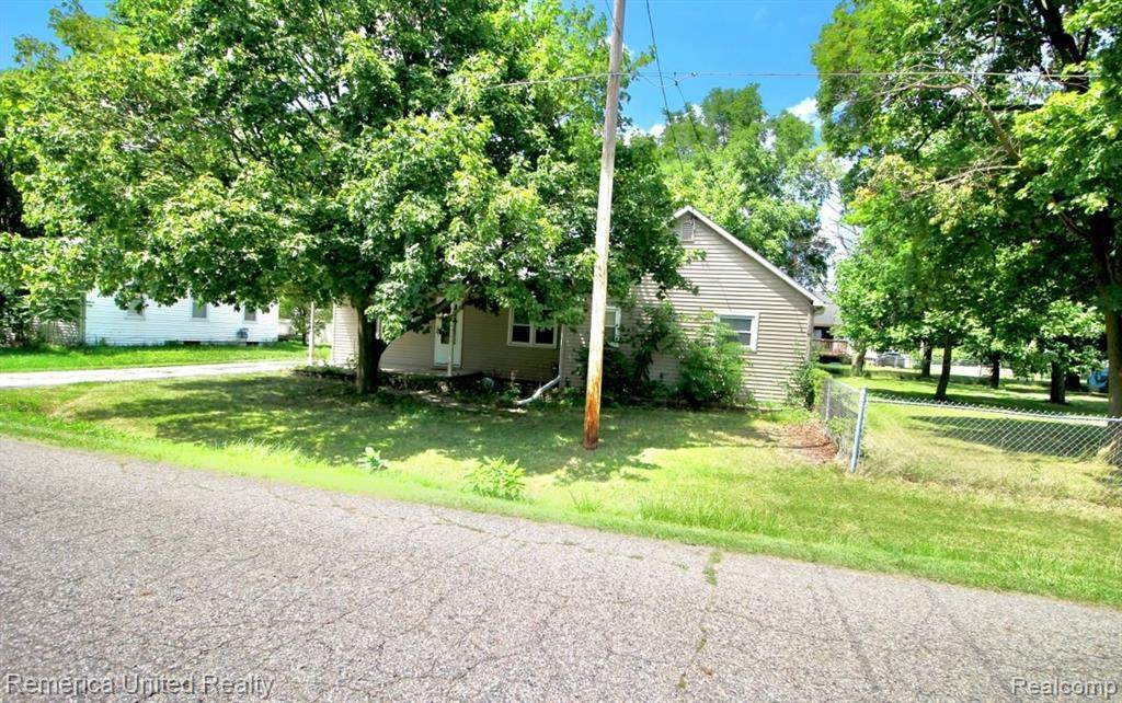 2237 Lincoln Manor Drive - Photo 1