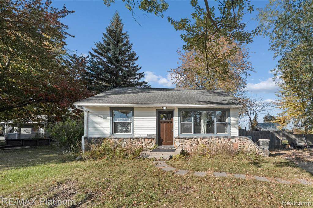 53970 10 Mile Road - Photo 1