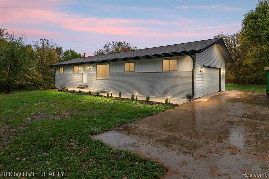 2305 Fairgrounds Road - Photo 1