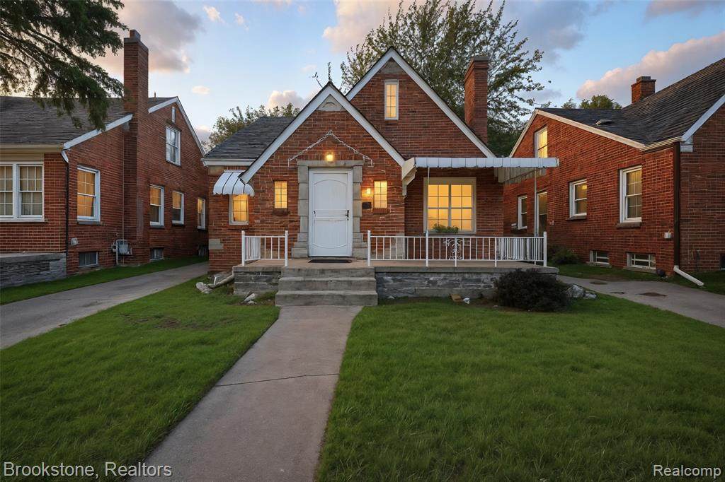 19423 Spencer Street - Photo 1