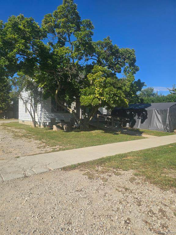 19151 Helen Street - Photo 1