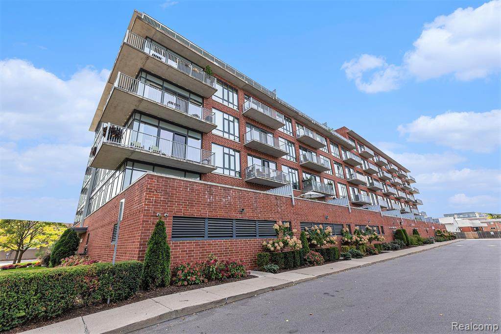 101 Curry Avenue - Photo 1