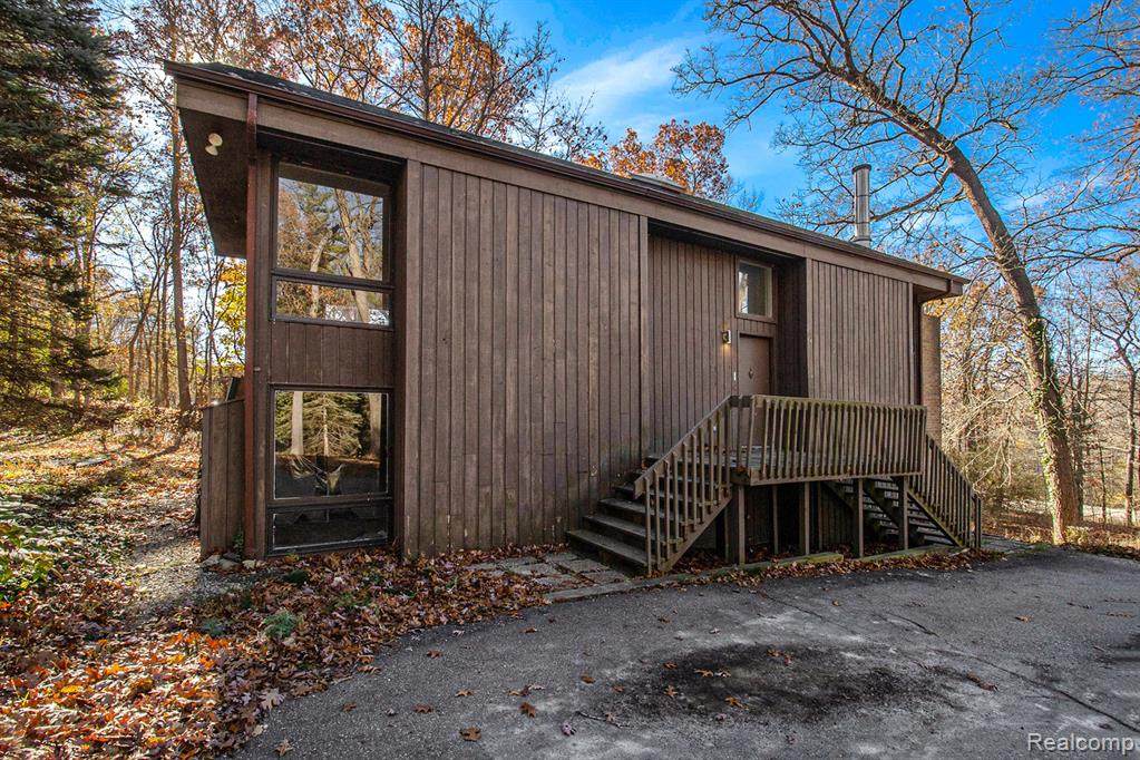 1095 Snell Road - Photo 1