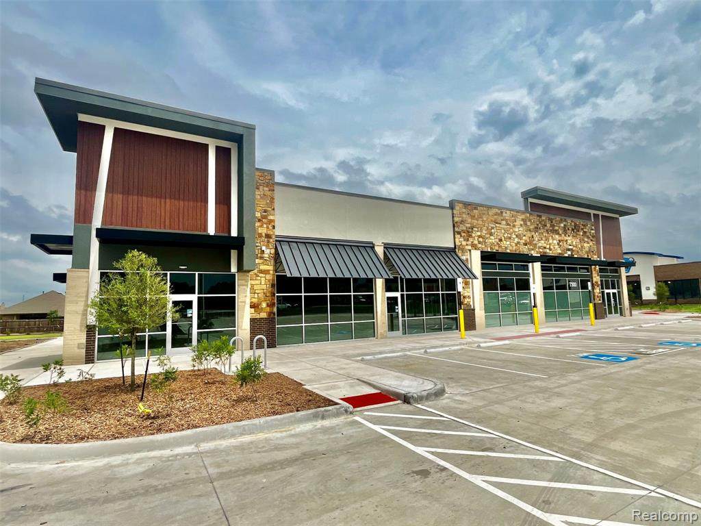 7051 N Wayne Rd - Photo 1