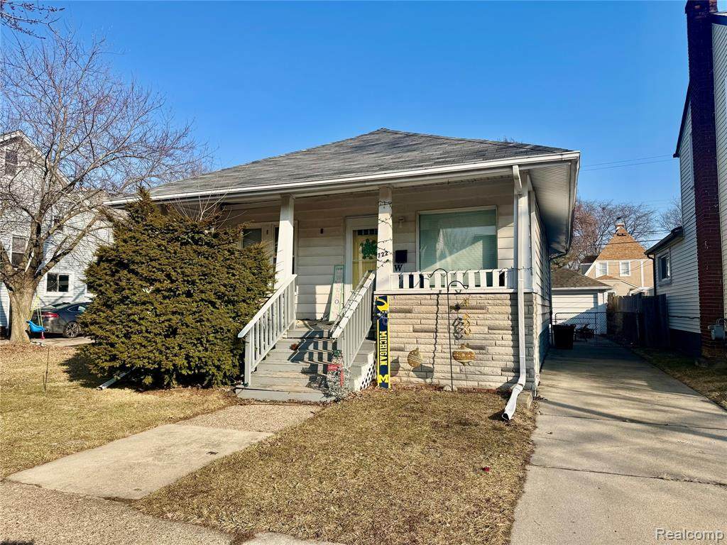 722 Kings Highway - Photo 1