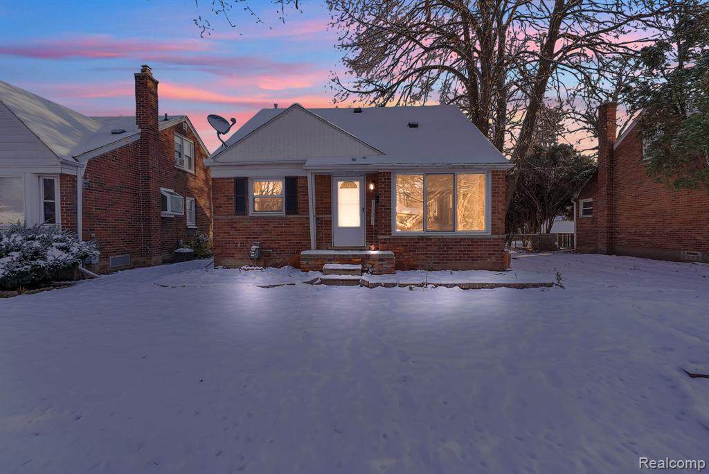 1021 Arlington Street - Photo 1