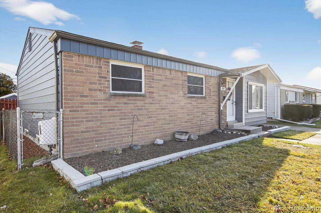 1507 Gloria Street - Photo 1