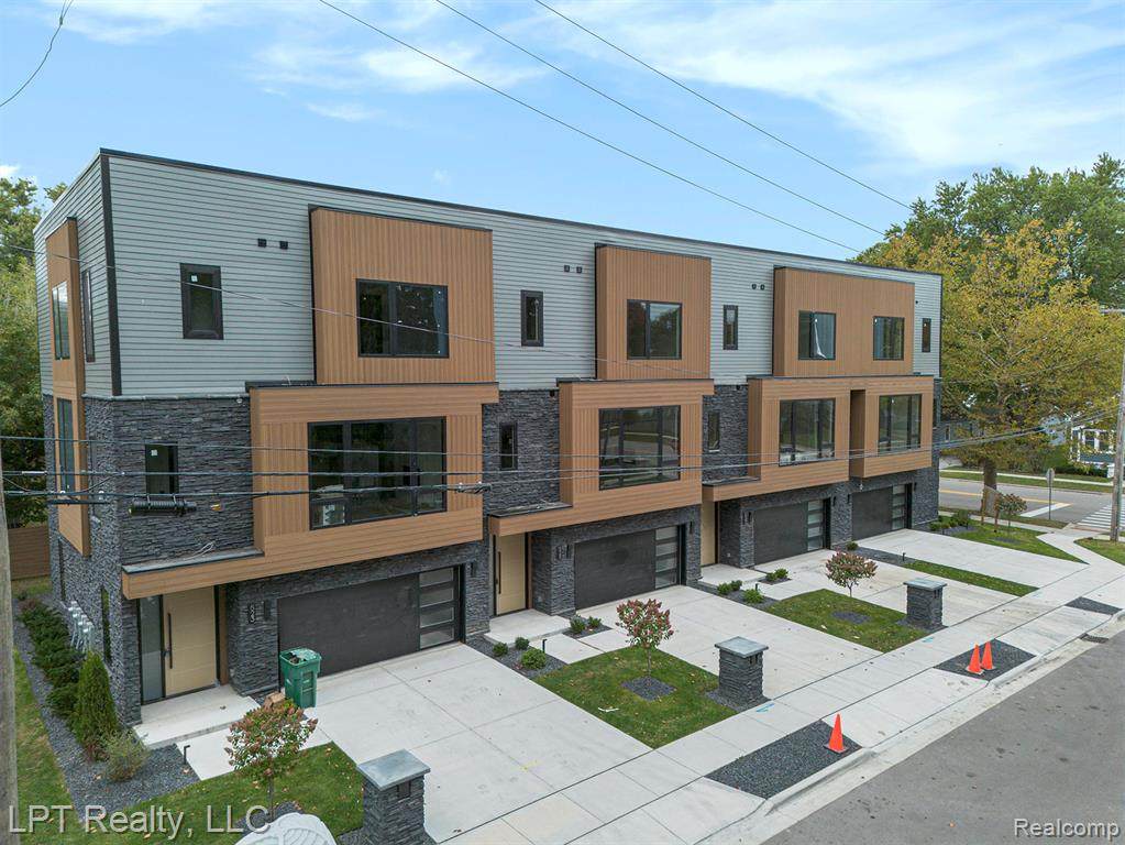 525 Walnut Street - Photo 1