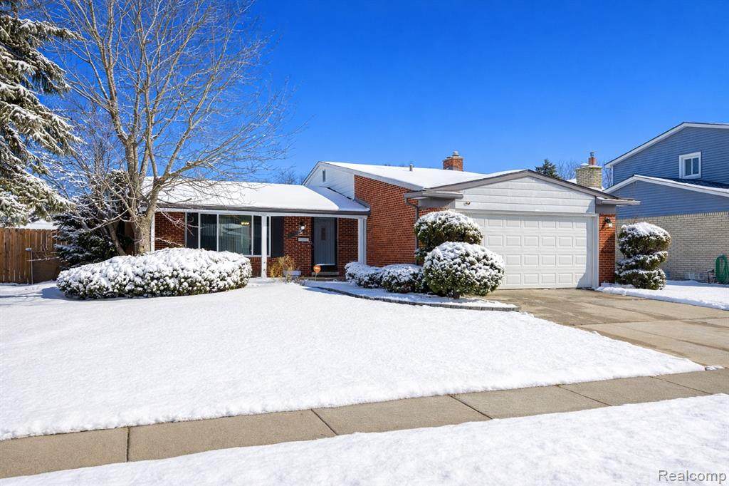 30650 Glenwood Circle - Photo 1