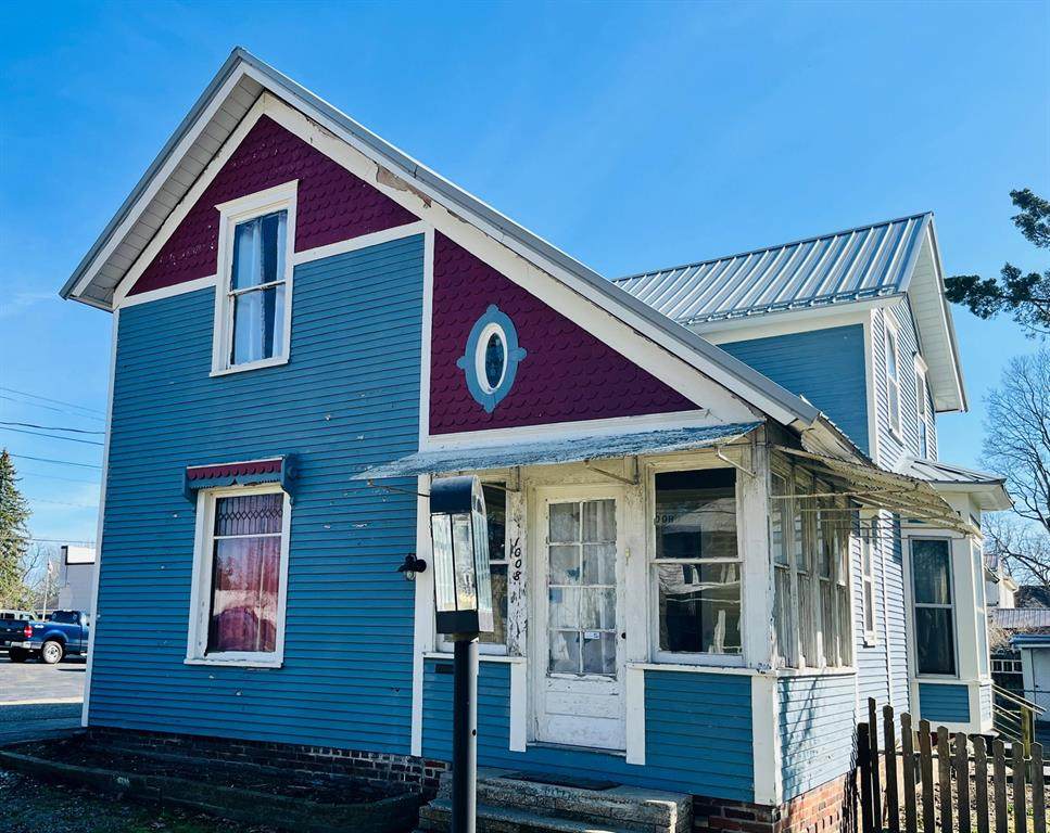 1008 Oak Street - Photo 1