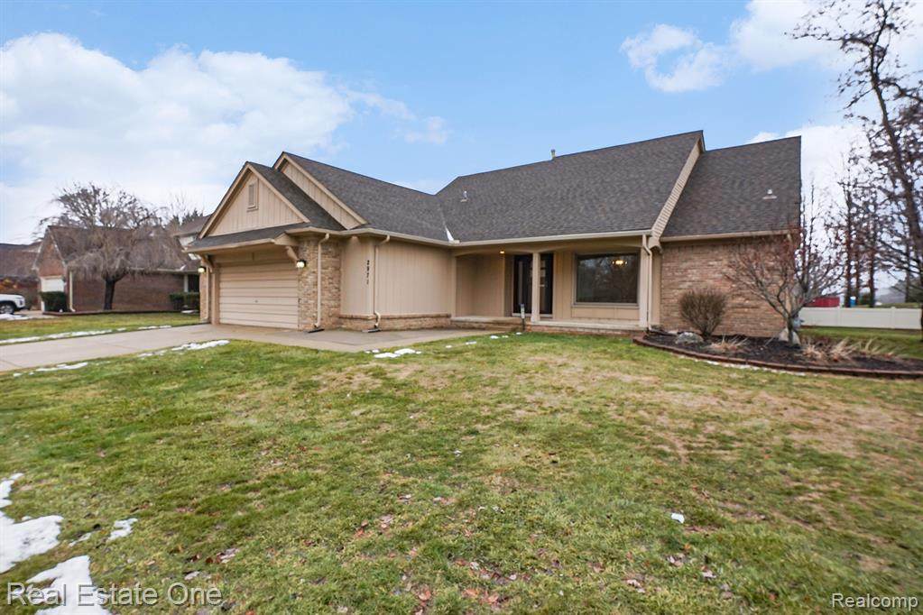 2971 Chippewa - Photo 1