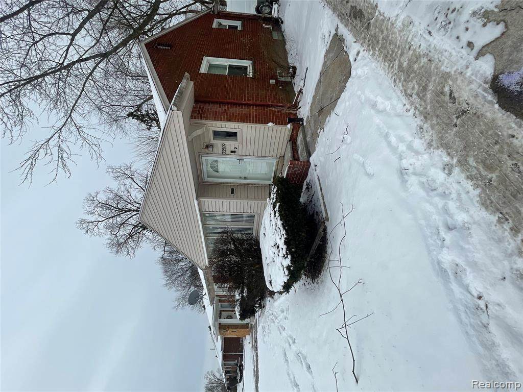 23509 Parklawn Street - Photo 1