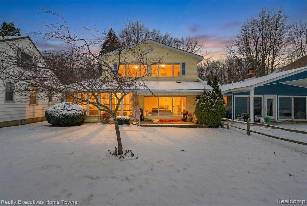 5430 Lakeshore Road - Photo 1