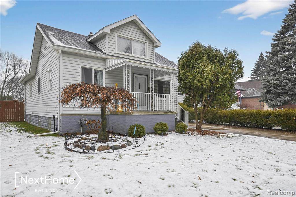 645 Riverbank Street - Photo 1