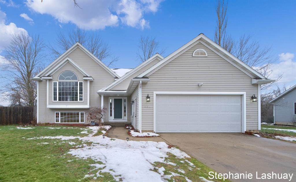 881 Maynard - Photo 1