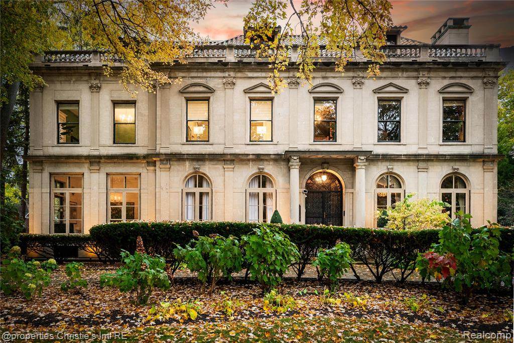 2150 Iroquois Street - Photo 1